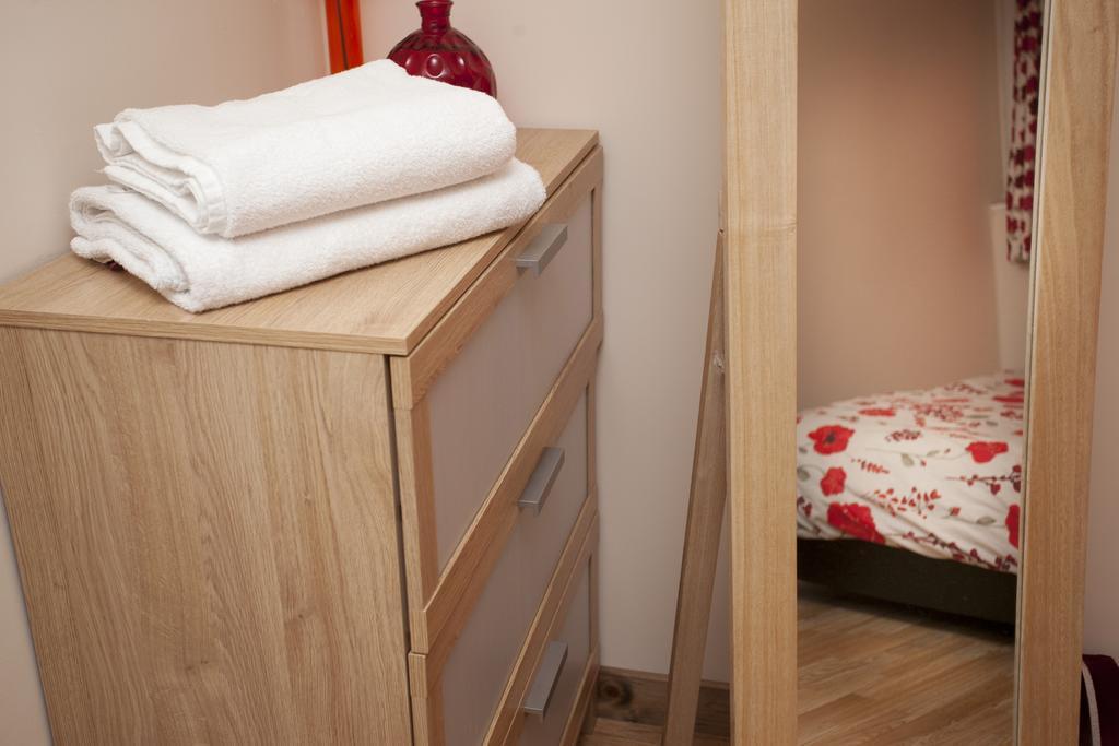 Foresters Inn Apartments - City Centre By Victoria Centre Shopping Centre - Your Own 7 Bedroom Private Apartment With 3 Bathrooms - Full Kitchen And Snooker Room - Outdoor Parking For Cars Or Vans At Five Pounds A Day - Ideal For Contractors نوتينغهام المظهر الخارجي الصورة