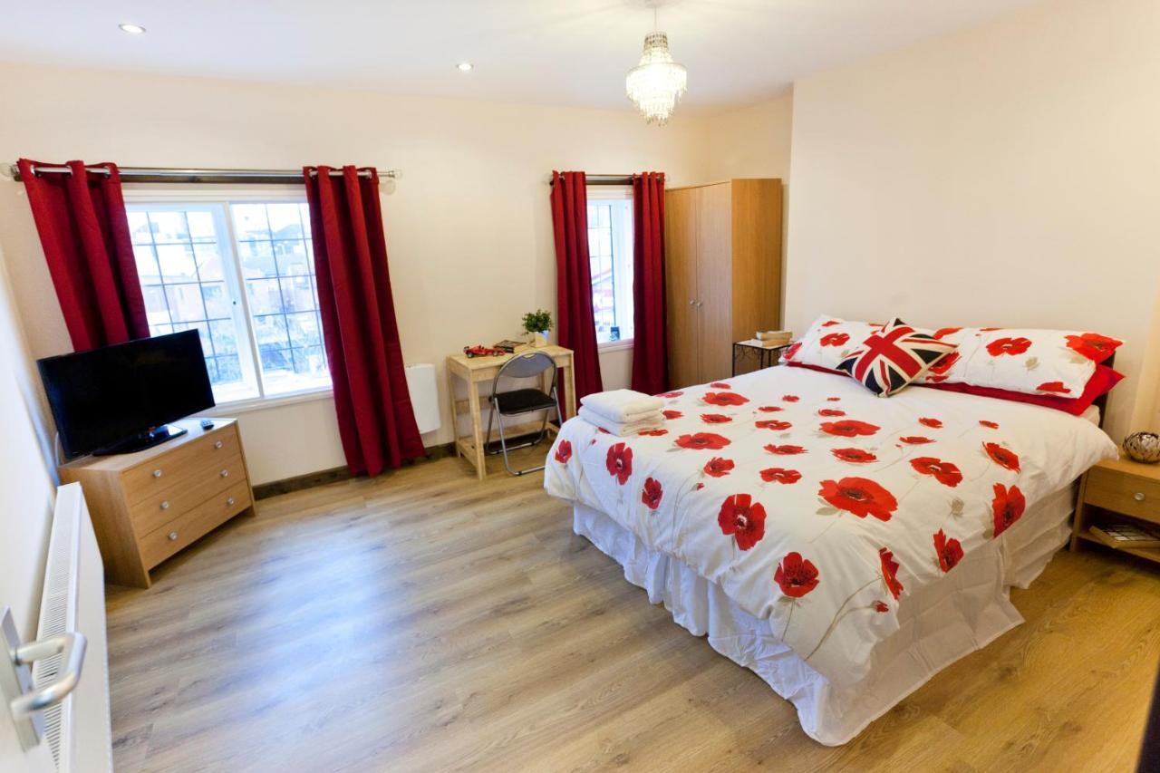 Foresters Inn Apartments - City Centre By Victoria Centre Shopping Centre - Your Own 7 Bedroom Private Apartment With 3 Bathrooms - Full Kitchen And Snooker Room - Outdoor Parking For Cars Or Vans At Five Pounds A Day - Ideal For Contractors نوتينغهام المظهر الخارجي الصورة
